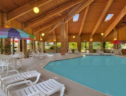 Baymont Inn and Suites Muskegon